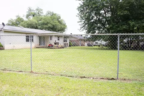 Exterior - 100 Elizabeth St, Prescott, AR 71857 photo 5 of 6
