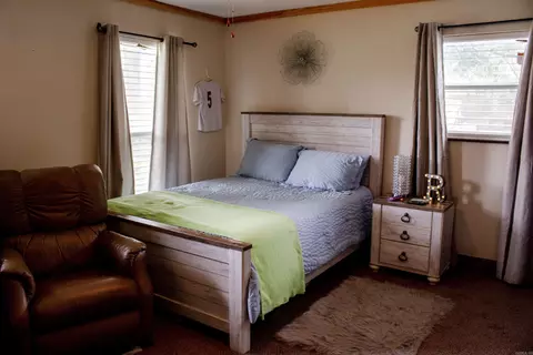 Bedroom - 100 Elizabeth St, Prescott, AR 71857 photo 2 of 3