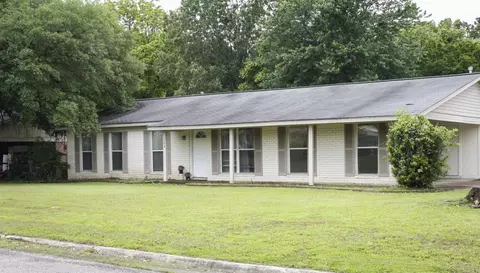 Exterior - 100 Elizabeth St, Prescott, AR 71857 photo 1 of 6