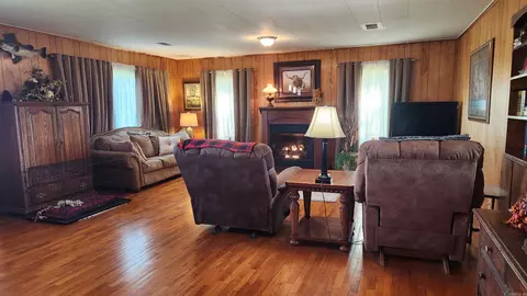 Living - 1007 Murphy Rd, Norman, AR 71960 photo 4 of 6
