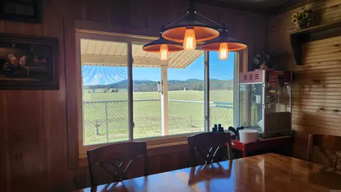 Dining - 1007 Murphy Rd, Norman, AR 71960 photo 1 of 2