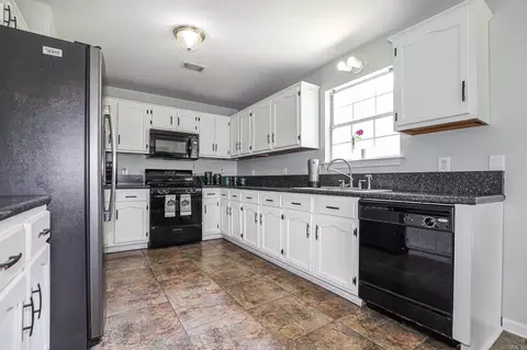 Kitchen - 2203 Cedar Ridge Dr, Benton, AR 72015 photo 1 of 4