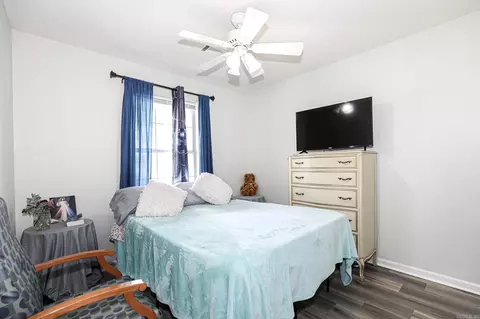 Bedroom - 2203 Cedar Ridge Dr, Benton, AR 72015 photo 2 of 9