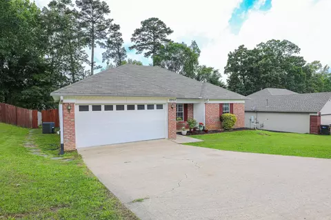 Exterior - 2203 Cedar Ridge Dr, Benton, AR 72015 photo 3 of 13
