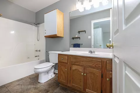 Bath - 2203 Cedar Ridge Dr, Benton, AR 72015 photo 1 of 5