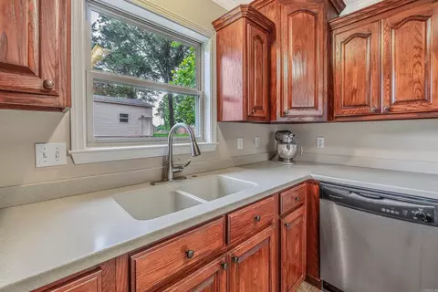 Kitchen - 75 Fuscata Loop, Lonoke, AR 72086 photo 3 of 4