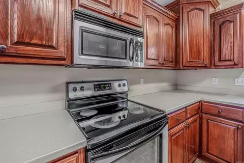 Kitchen - 75 Fuscata Loop, Lonoke, AR 72086 photo 2 of 4