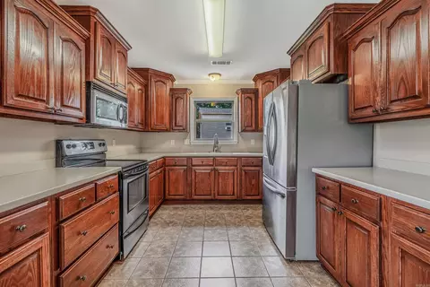 Kitchen - 75 Fuscata Loop, Lonoke, AR 72086 photo 1 of 4