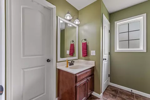 Bath - 444 Arrowhead Rd, Trumann, AR 72472 photo 2 of 2