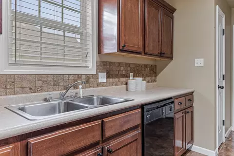 Kitchen - 444 Arrowhead Rd, Trumann, AR 72472 photo 2 of 2