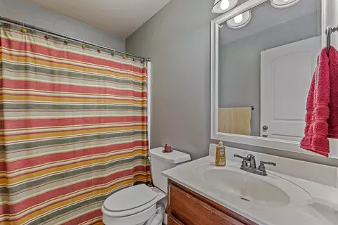 Bath - 444 Arrowhead Rd, Trumann, AR 72472 photo 1 of 2