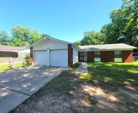 1605 S Utah, Pine Bluff, AR 71603 photo 2