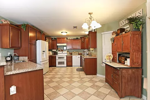 7951 Jay Lynn Ln, Pine Bluff, AR 71603 photo 9