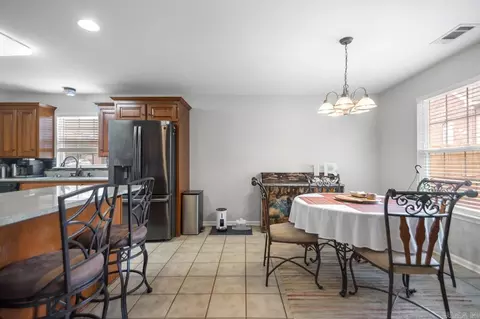 Dining - 3924 Mockingbird Cv, Benton, AR 72015 photo 2 of 2