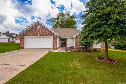 Exterior - 3924 Mockingbird Cv, Benton, AR 72015 photo 1 of 13