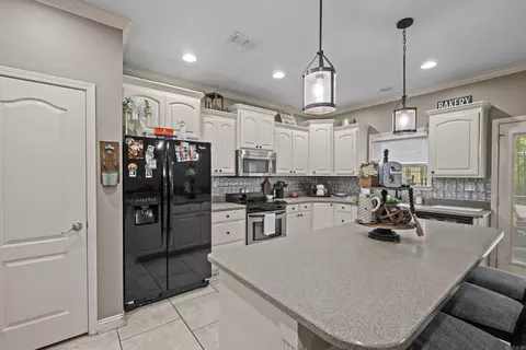Kitchen - 108 Chimney Rock Rd, Beebe, AR 72012 photo 1 of 2