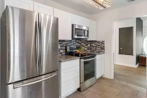 Kitchen - 2708 Eagle Run Dr, Benton, AR 72015 photo 1 of 6