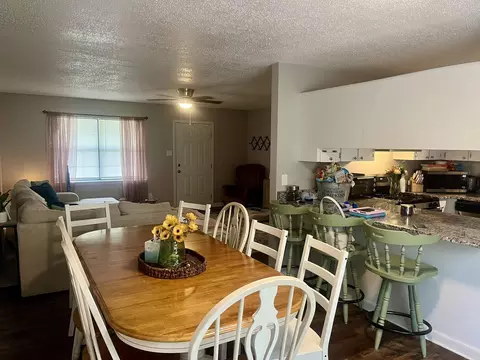 Dining - 720 Adrian St, Benton, AR 72015 photo 2 of 2