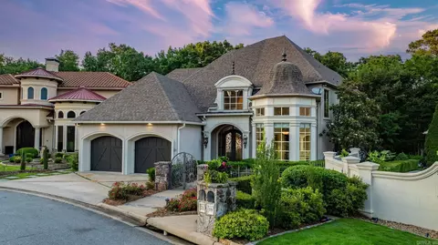 21 La Scala Ct, Little Rock, AR 72212