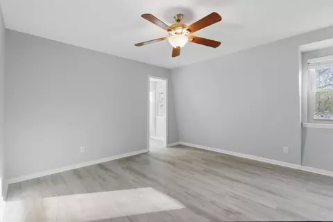 Bedroom - 10626 Pineview Dr, Mabelvale, AR 72103 photo 3 of 7