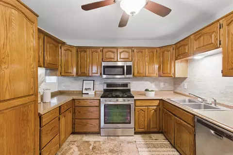 Kitchen - 10626 Pineview Dr, Mabelvale, AR 72103 photo 2 of 2
