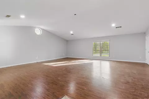 Living - 10626 Pineview Dr, Mabelvale, AR 72103 photo 3 of 3