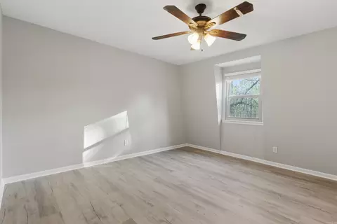Bedroom - 10626 Pineview Dr, Mabelvale, AR 72103 photo 5 of 7