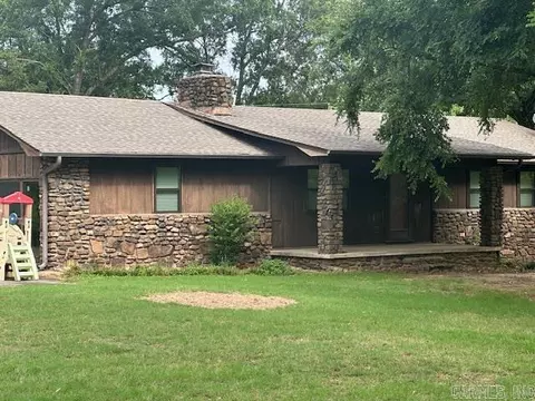 1 Rogers Dr, Morrilton, AR 72110
