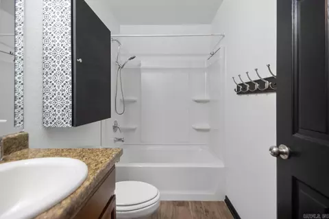 Bath - 4008 Buckthorn Ln, Alexander, AR 72002 photo 5 of 5
