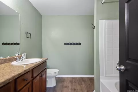 Bath - 4008 Buckthorn Ln, Alexander, AR 72002 photo 2 of 5