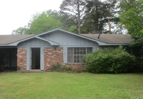 Exterior - 3908 S Hazel St, Pine Bluff, AR 71603 photo 1 of 4