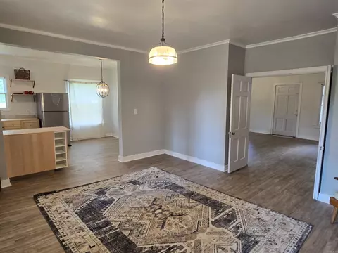 Dining - 1840 S Oak St, Pine Bluff, AR 71601 photo 1 of 1