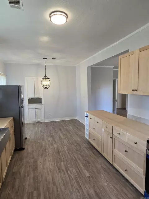 Kitchen - 1840 S Oak St, Pine Bluff, AR 71601 photo 3 of 3