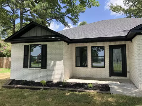 Exterior - 906 W Center St, Beebe, AR 72012 photo 2 of 6