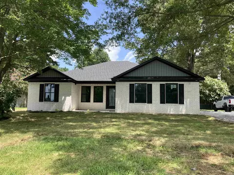 Exterior - 906 W Center St, Beebe, AR 72012 photo 1 of 6