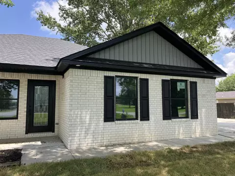 Exterior - 906 W Center St, Beebe, AR 72012 photo 3 of 6