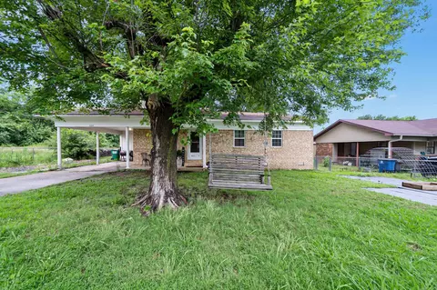 Exterior - 105 Rhode Island St, Beebe, AR 72012 photo 6 of 7