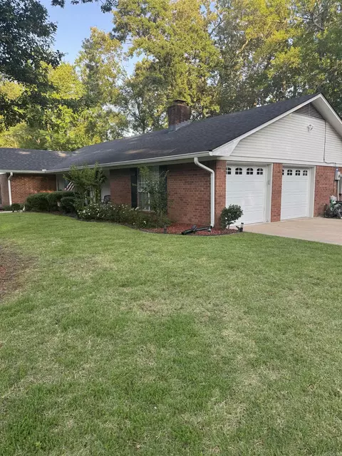 Exterior - 1106 Deer Run N, Pine Bluff, AR 71603 photo 3 of 5