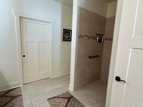 Bath - 2880 Stonebrook Cv, Conway, AR 72034 photo 2 of 4