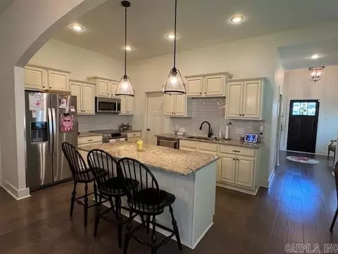 Kitchen - 2880 Stonebrook Cv, Conway, AR 72034 photo 2 of 3
