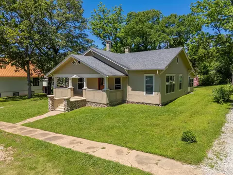 207 Combs Ave, Cotter, AR 72626 photo 4