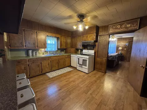 603 N Main St, Malvern, AR 72104 photo 8