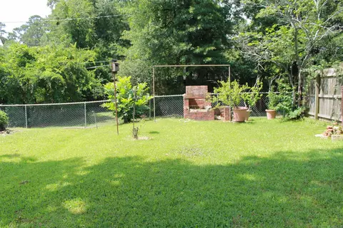 Exterior - 616 E 7th St, El Dorado, AR 71730 photo 3 of 4
