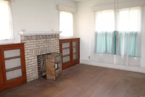 Living - 616 E 7th St, El Dorado, AR 71730 photo 1 of 2