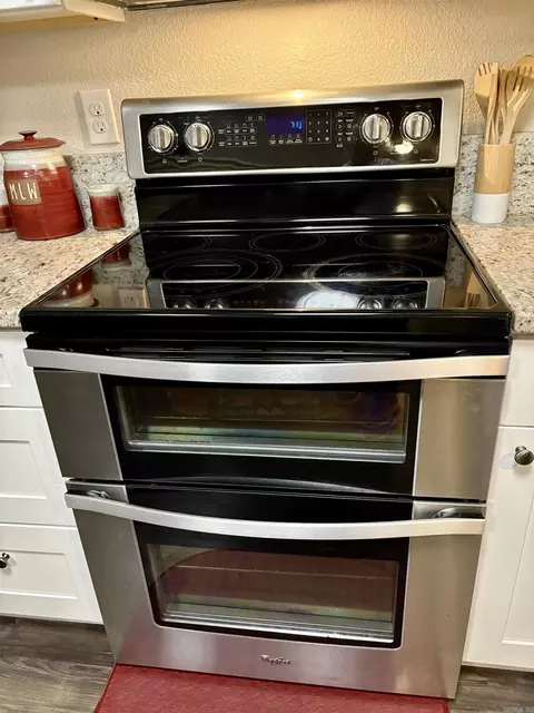 Kitchen - 135 Meadow Dr, Beebe, AR 72012 photo 5 of 6