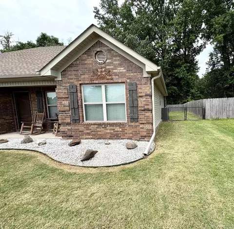 Exterior - 135 Meadow Dr, Beebe, AR 72012 photo 3 of 11