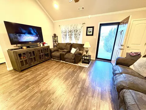 Living - 135 Meadow Dr, Beebe, AR 72012 photo 1 of 1