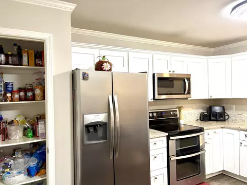 Kitchen - 135 Meadow Dr, Beebe, AR 72012 photo 6 of 6