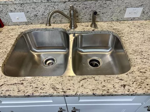 Kitchen - 135 Meadow Dr, Beebe, AR 72012 photo 4 of 6
