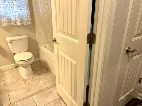 Bath - 135 Meadow Dr, Beebe, AR 72012 photo 3 of 4